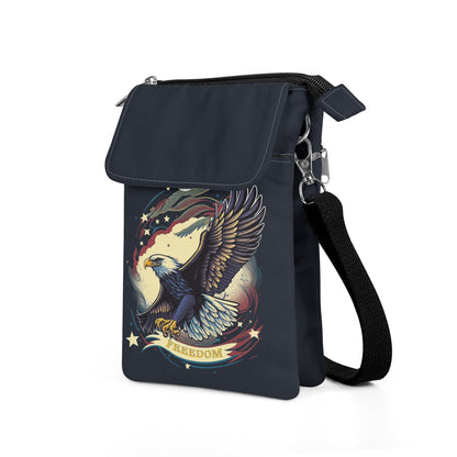 Freedom Flyer: Celebrating the Bald Eagle as a Symbol of Freedom and Strength in the USA Cloth Crossbody Bag